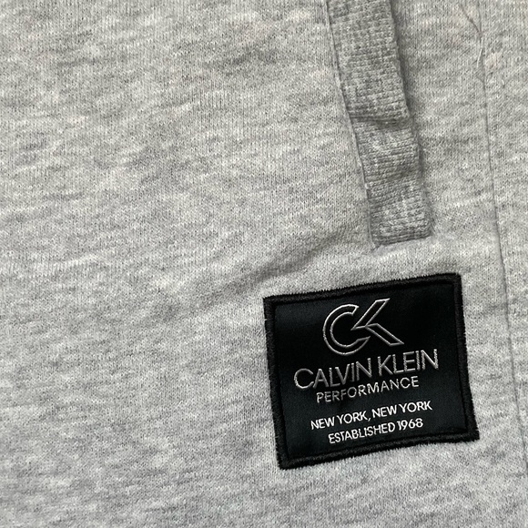 Calvin Klein Performance Logo Patch Sweatpants Grey Cozy Fleece Joggers (size M) - Picture 4 of 9